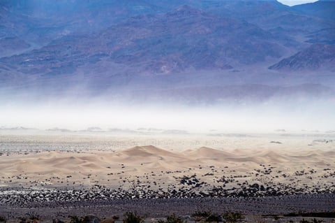 Las dunas Mesquite vistas desde el Cañón Mosaic.