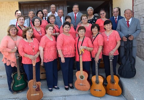 10062019 Conjunto Júbilo norteño de Tlahualilo, Durango, con su director, Ismael Sosa.