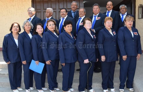 10062019 Rondalla Nuevo Amanecer de Torreón, Coahuila, con su director, José Zúñiga.