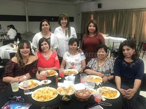 09062019 Festejando el Día del Contador en el CCPL: Chelita, Elsa, Gloria, Lupita, Lety, Ana, Xóchitl y Violeta.