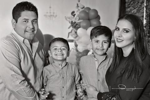 09062019 festejan en familia