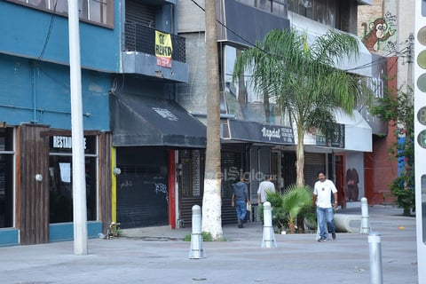 Rodolfo Silva Esparza informa que los comerciantes del Paseo Morelos de la calle Treviño y sobre todo de la Falcón hacia el poniente, tienen problemas para subsistir porque los productos que ofrecen tienen poca demanda.