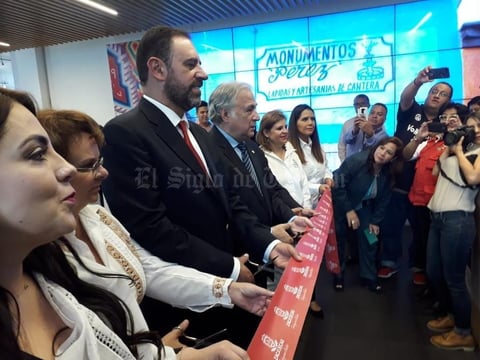 12062019 En el corte de listón inaugural.