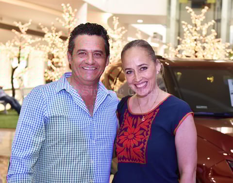 12062019 Arturo y Lorena Pedroza.