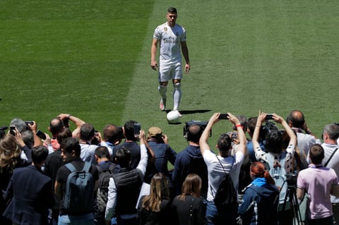 Luka Jovic vive su primer día como jugador del Real Madrid