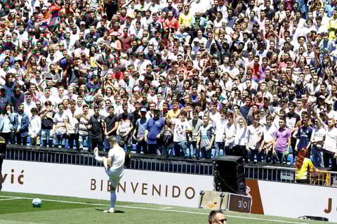 Luka Jovic vive su primer día como jugador del Real Madrid