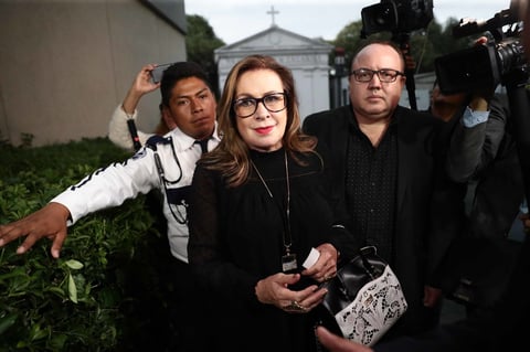 Por su lado, Laura Zapata, muy consternada, expresó que estaba en contacto con Edith y que por ello aún no logra asimilar su partida, 'todos sabíamos de su enfermedad, pero no esperábamos que se nos fuera tan pronto'.