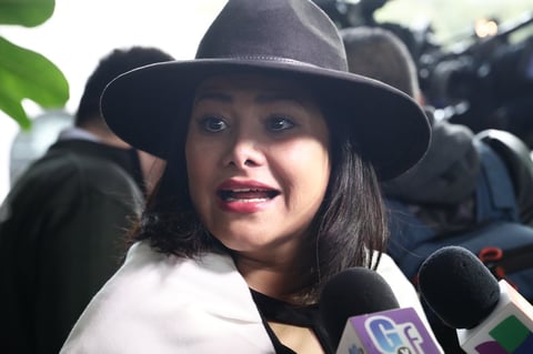 La actriz Vanessa Bauche platicó con los medios a la llegada al funeral.