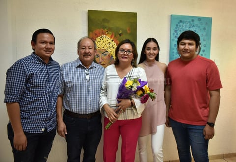 15062019 PRESENTA EXPO 'FRAGMENTOS'.  Lorena Espinosa con su esposo, Ricardo Alemán Antúnez, y sus hijos, Lorena, Alan y José Ángel Alemán Espinosa.