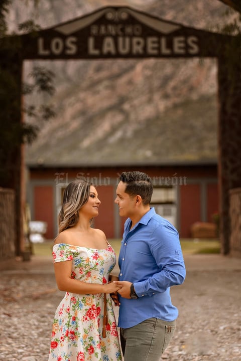 15062019 EN PAREJA.  Luz María y César.