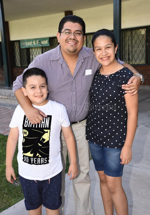 16062019 Israel, Emma y Santiago.