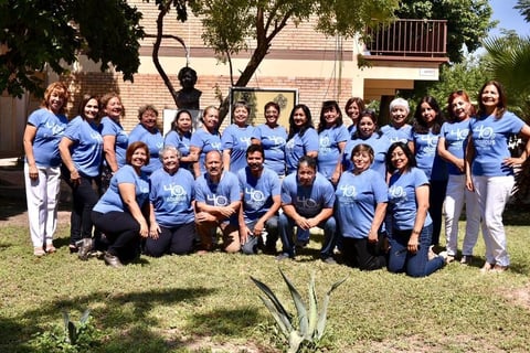 16062019 LA FOTO DEL RECUERDO.  Integrantes de la Tercera Generación de la Escuela Normal de Torreón, 1979-2019.