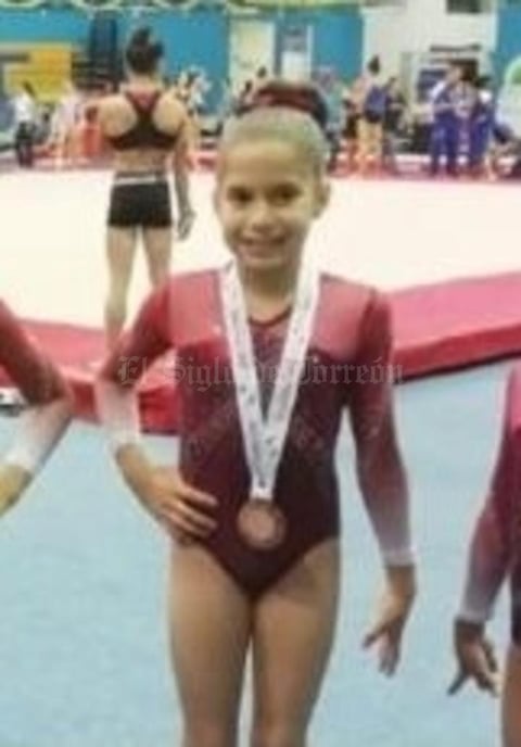 16062019 GIMNASTA.  Susana Rangel Giacomán, con su equipo, logró el tercer lugar en gimnasia en la Olimpiada Nacional en Cancún, Quintana Roo.