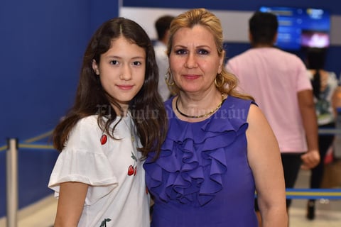 18062019 EN EL CINE.  Nelly y Frida.