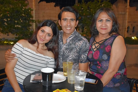 19062019 Denisse, Jorge y Rocío.