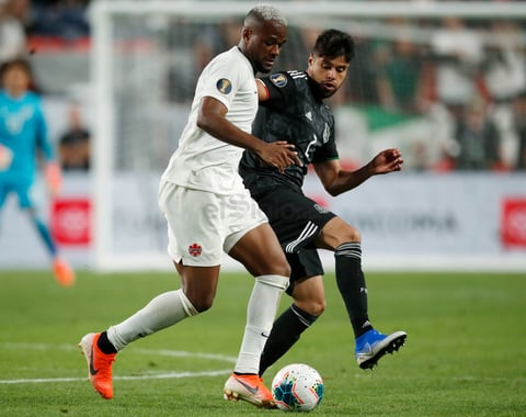 México domina a Canadá en la Copa Oro
