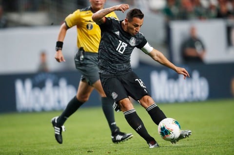 México domina a Canadá en la Copa Oro