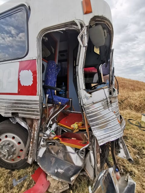 Autobús escolar choca en la supercarretera Durango-Mazatlán