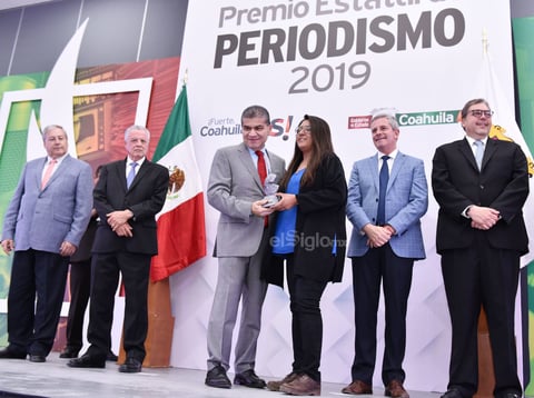 La coeditora Daniela Ramírez Cervantes, obtuvo el premio en la categoría de Periodismo Cultural.
