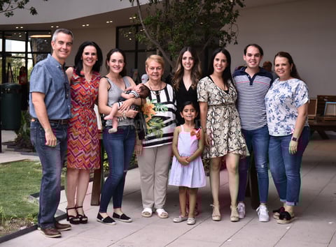 21062019 EXPOSICIóN DE ARTE.  Julio, Adelina, Christa, Ana, Isabel, Valentina, Roberto, Andrea y Charo.