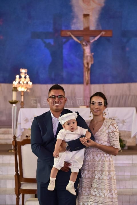 21062019 Édgar acompañado de sus padres Gabriela Ibarra y Édgar Gómez.