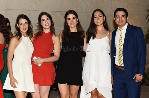 Andrea, Magda, Luisa, Maru y Armando