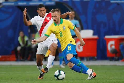 Brasil y Venezuela avanzan en la Copa América