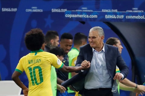 Brasil y Venezuela avanzan en la Copa América