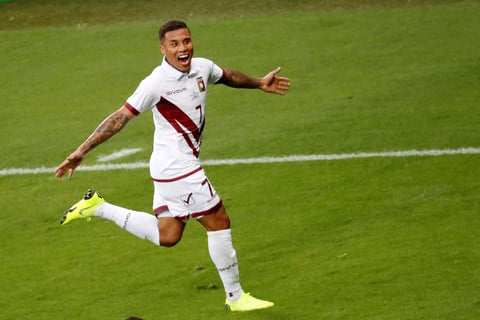Brasil y Venezuela avanzan en la Copa América