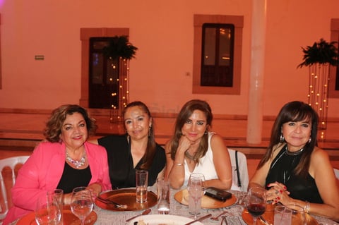 AMEXME realiza cena de gala