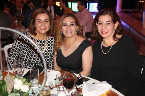 AMEXME realiza cena de gala