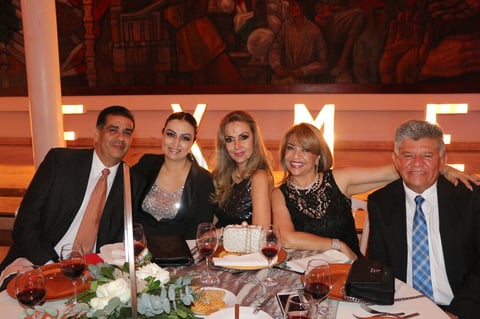 AMEXME realiza cena de gala