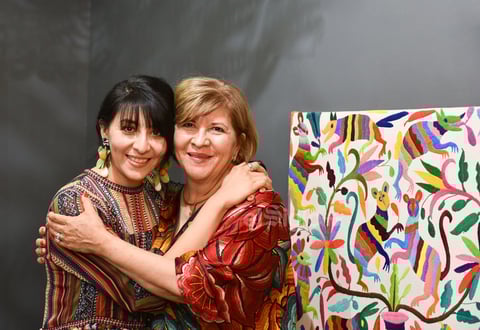 CUMPLE UN AÑO MÁS DE VIDA. Silvia acompañada de su hija, Julia María.