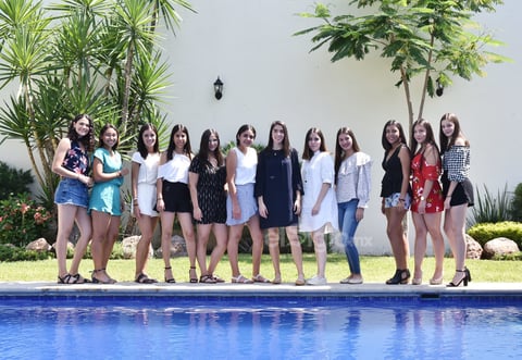 22062019 DULCES 16. María Paula García de Alba Rodríguez en compañía de sus amigas en el festejo que se llevó a cabo con motivo de su cumpleaños.