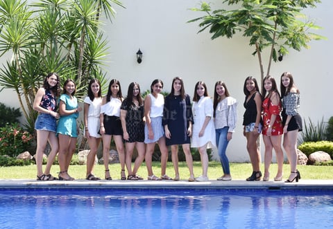 22062019 DULCES 16.  María Paula García de Alba Rodríguez en compañía de sus amigas en el festejo que se llevó a cabo con motivo de su cumpleaños.