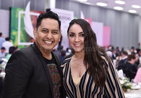 23062019 FELICES.  Eliu Escobedo y Lulú Mercado.