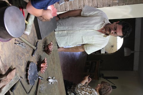 26062019 Erik Necochea, diseñador en platería, con su esposa, Guadalupe.