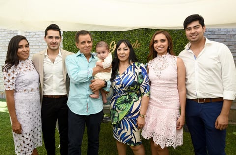 26062019 ESPERAN LA LLEGADA DE ALICIA.  María Alma Arguijo Gamiochipi y Jesús Serrano Ramos en su fiesta de canastilla.