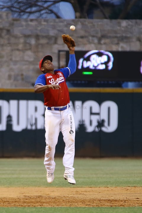 Wilson bateó para doble play y Carlos Garzón roleteó a segunda.
