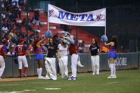 Moy Gutiérrez recibió la base por bolas y avanzó a segunda con el imparable de José Carlos Ureña.