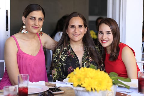 27062019 María del Mar Chamán, Gabriela y Fátima.