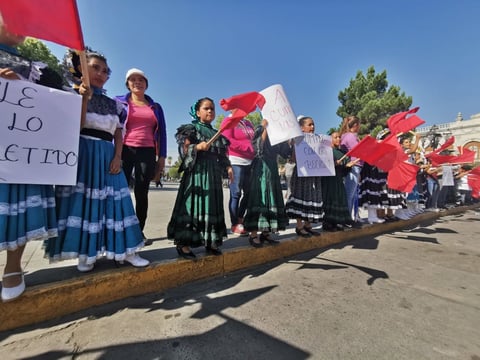 En una protesta anterior, la respuesta del personal de la Secretaría de Bienestar fue que los beneficiarios debían estar censados. No obstante, los manifestantes señalaron que ya se encuentran inscritos y pese a ello no tienen ayuda.