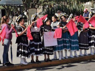 Los estudiantes exigieron al presidente Andrés Manuel López Obrador que cumpla con el apoyo a la educación.