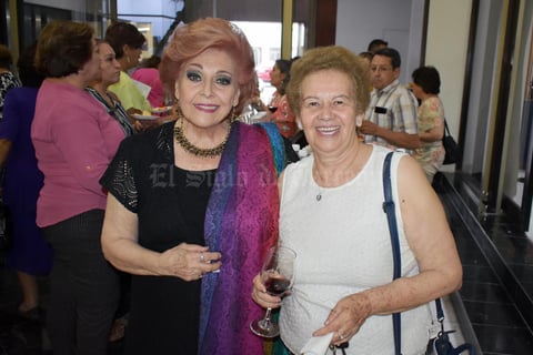 28062019 EN RECIENTE EVENTO SOCIAL.  María Elisa y Elvia.