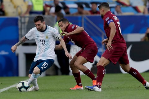 Argentina vence a Venezuela y se enfrentará a Brasil en 'Semis'