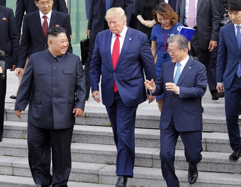 'Estuve de pie sobre el suelo de Corea del Norte, una declaración importante para todos y ¡un gran honor!', escribió el mandatario.