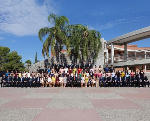 30062019 Alumnos de la Generación 2016-2019 que concluyeron sus estudios de preparatoria en el Colegio Cervantes.