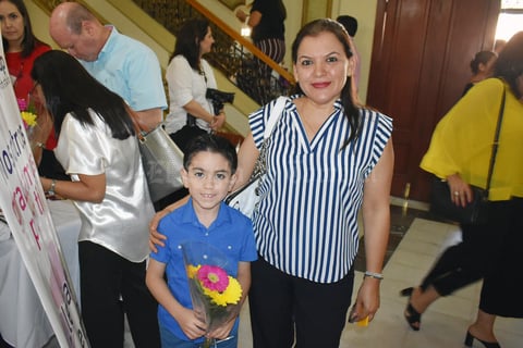 29062019 TEATRO MUSICAL.  Azucena y Omar.
