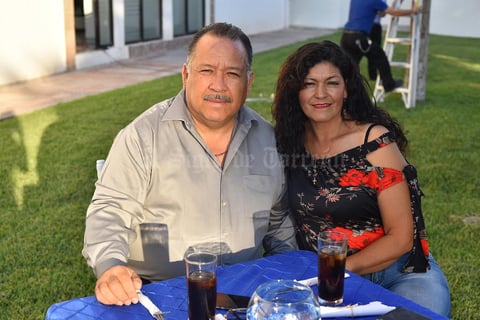 30062019 EN PAREJA.  Juan y María.