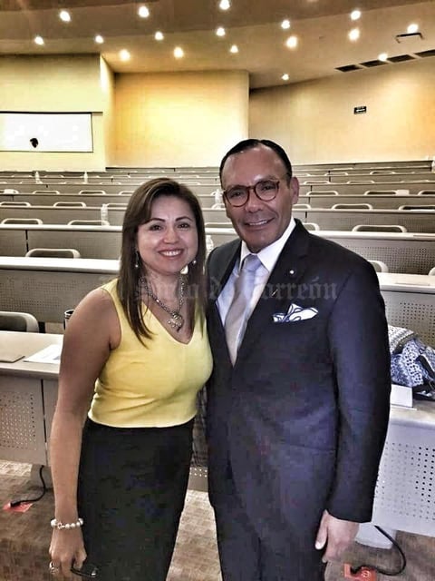 02072019 Cintya Rodríguez de Tyaro y el diseñador Daniel Espinosa.